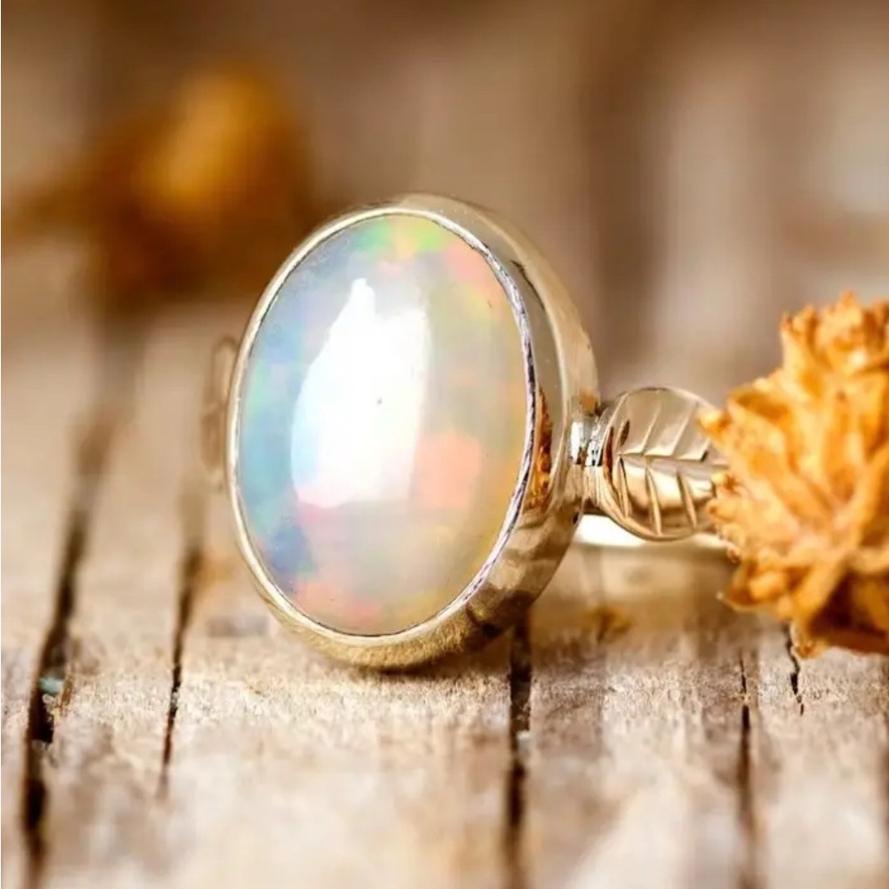 Elegant Oval‎ Synthetic Opal Ring NWT
